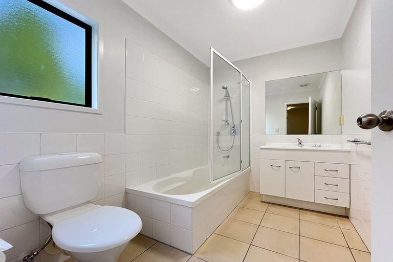 Photo of property in 20 Catrina Avenue, Birkenhead, Auckland, 0626