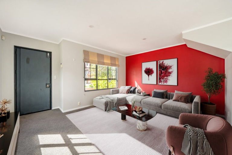 Photo of property in 16b Parsons Glen, Karori, Wellington, 6012