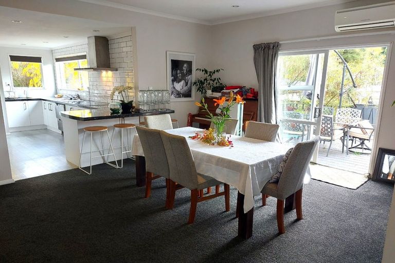 Photo of property in 66 Pinehaven Road, Pinehaven, Upper Hutt, 5019