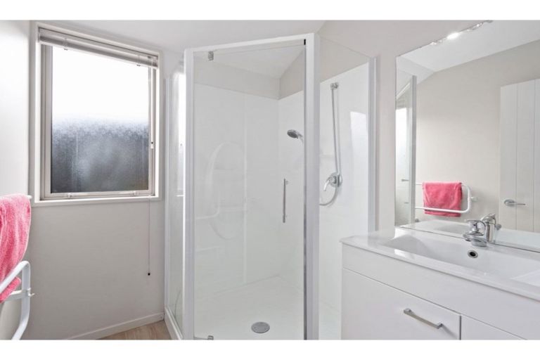 Photo of property in 33a Wilsons Road South, Saint Martins, Christchurch, 8022