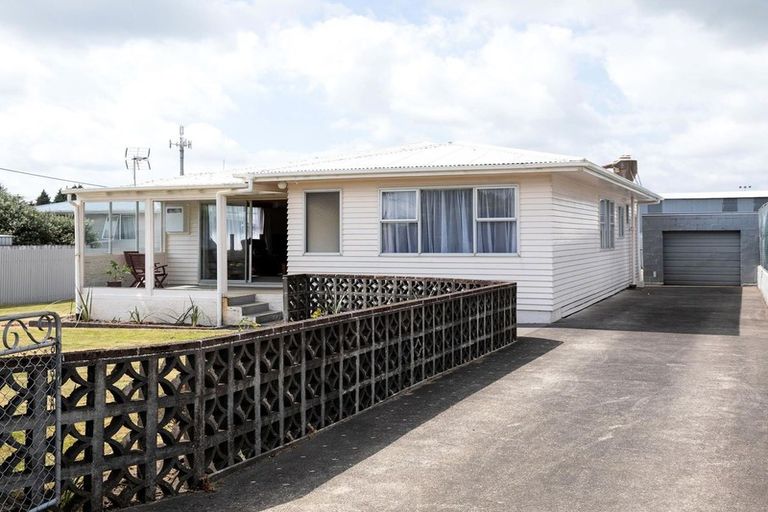 Photo of property in 11 Standish Street, Inglewood, 4330