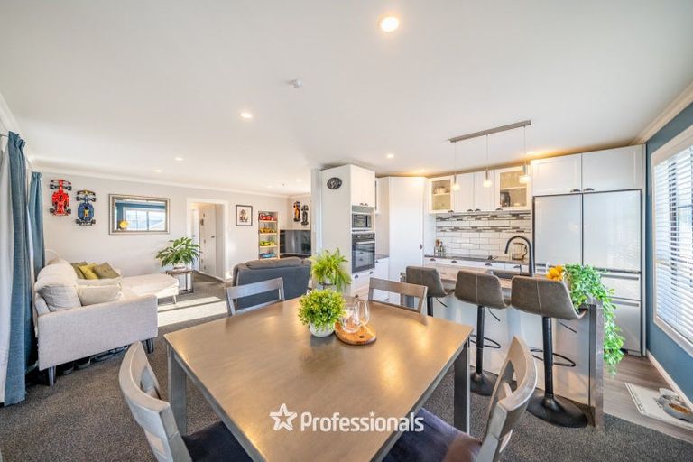 Photo of property in 33 Fenchurch Grove, Stokes Valley, Lower Hutt, 5019