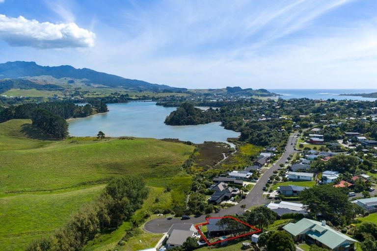 Photo of property in 36 Robertson Street, Raglan, 3225