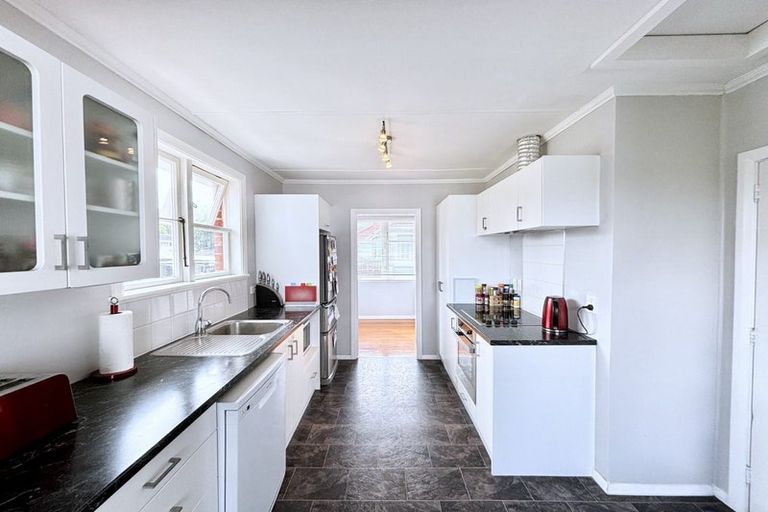 Photo of property in 179 Waddington Drive, Naenae, Lower Hutt, 5011