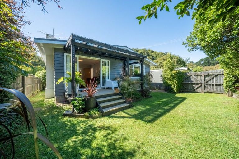 Photo of property in 273 Middleton Road, Glenside, Wellington, 6037