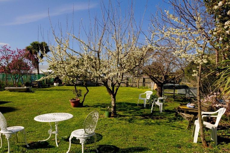 Photo of property in 61 Rhodes Street, Waimate, 7924