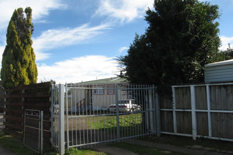 Photo of property in 58 Megan Avenue, Pakuranga Heights, Auckland, 2010