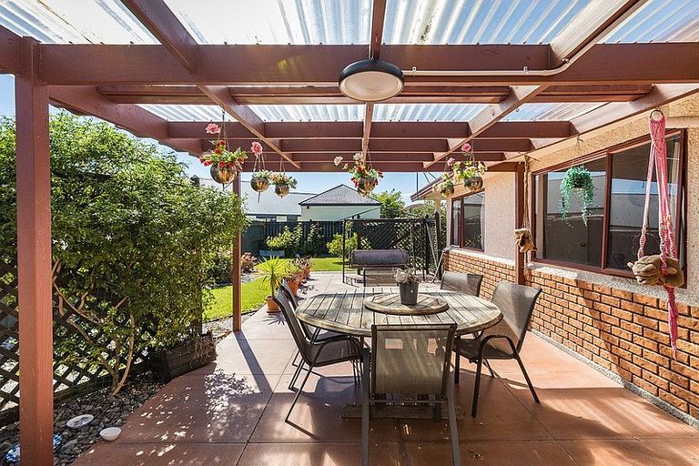 Photo of property in 14 Montana Way, Milson, Palmerston North, 4414