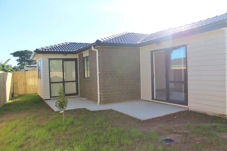 Photo of property in 706a Massey Road, Mangere, Auckland, 2022