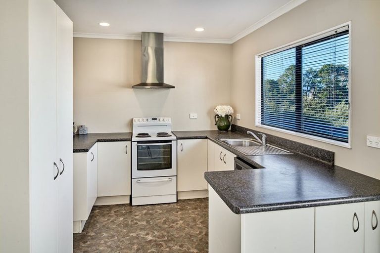 Photo of property in 3 Makora Grove, Paremata, Porirua, 5024