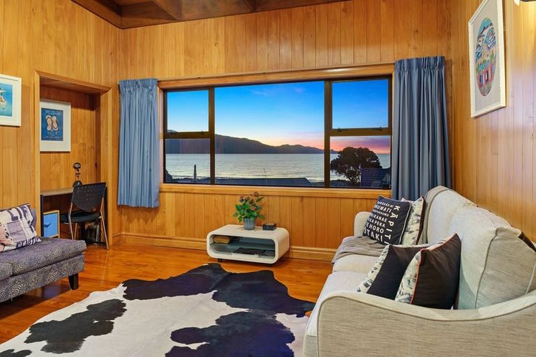 Photo of property in 11 Waiheke Street, Waikanae Beach, Waikanae, 5036