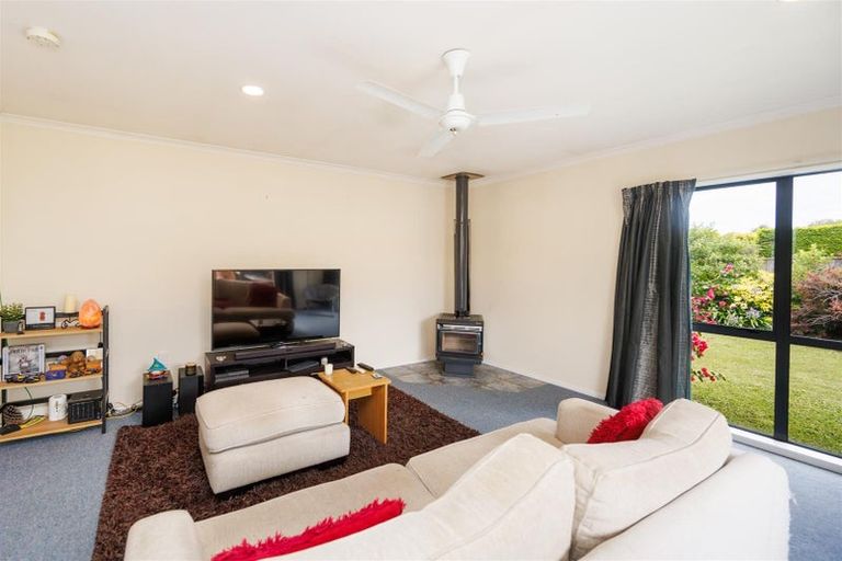 Photo of property in 11 Mcilwaine Place, Marton, 4710