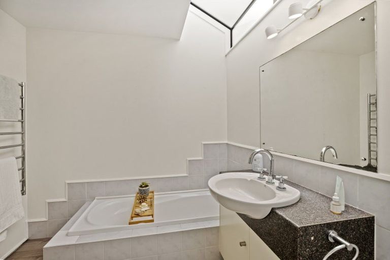 Photo of property in 56 Kapanui Road, Waikanae, 5036