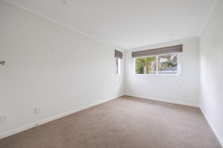 Photo of property in 17 Bevyn Street, Castor Bay, Auckland, 0620