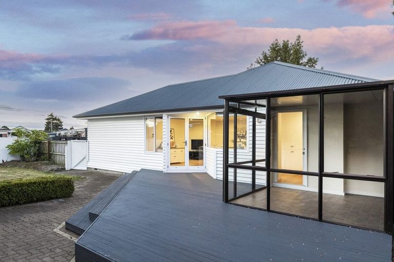 Photo of property in 254 Weston Road, Mairehau, Christchurch, 8052