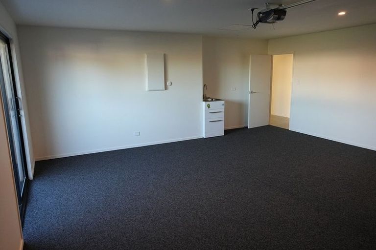 Photo of property in 5 Wheeler Place, Upper Vogeltown, New Plymouth, 4310