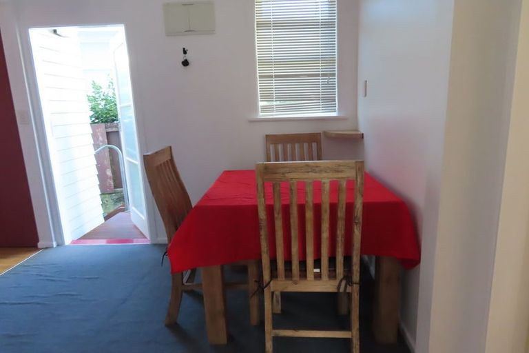 Photo of property in 60 Beazley Avenue, Paparangi, Wellington, 6037