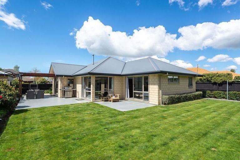 Photo of property in 6 Bayliss Close, Northwood, Christchurch, 8051