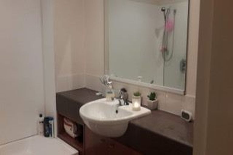 Photo of property in Hume House, 18/152u The Terrace, Wellington Central, Wellington, 6011