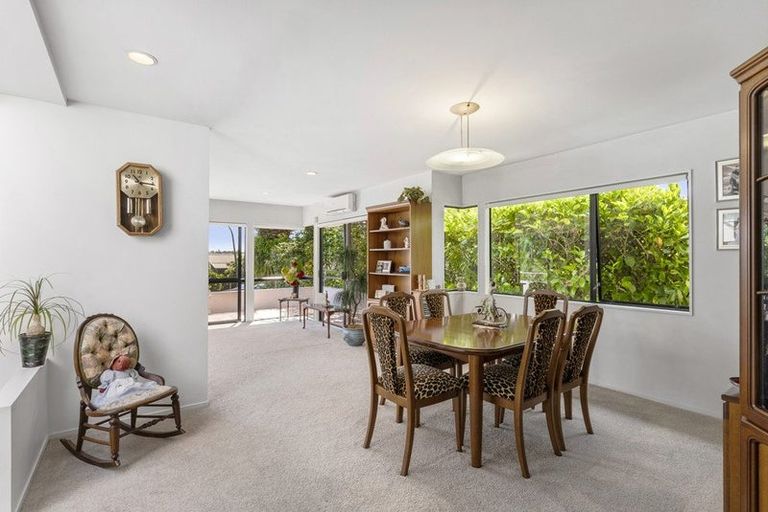 Photo of property in 15 Perendale Close, Somerville, Auckland, 2014