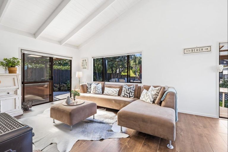 Photo of property in 34 Grand View Road, Leigh, 0985