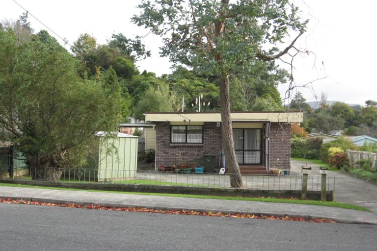 Photo of property in 22a Kereru Grove, Stokes Valley, Lower Hutt, 5019