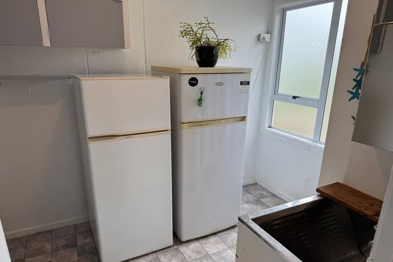 Photo of property in 52 Fifth Avenue, Urenui, 4377