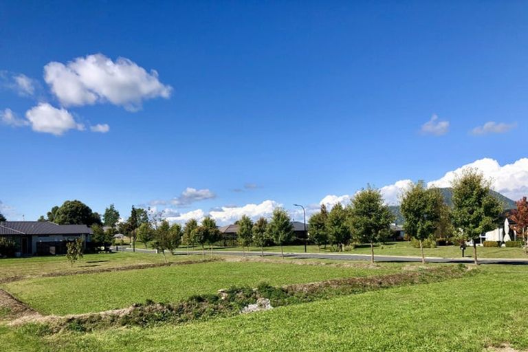 Photo of property in 14 Maison Way, Rangatira Park, Taupo, 3330