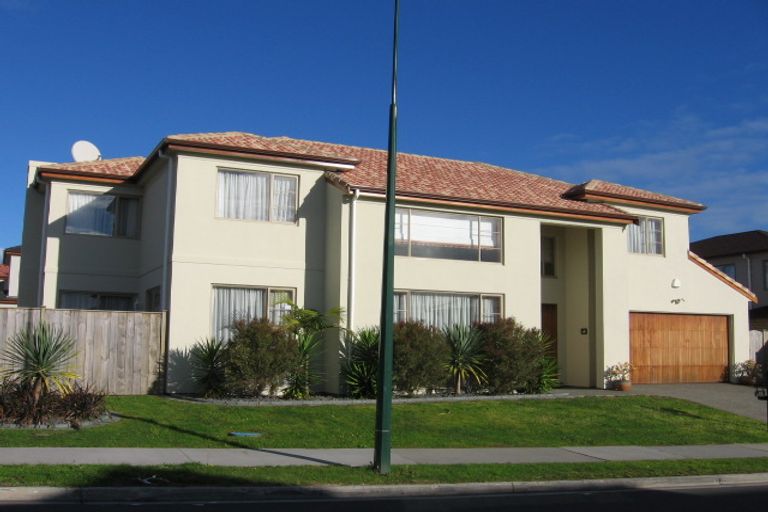 Photo of property in 14 Kaseng Place, East Tamaki Heights, Auckland, 2016