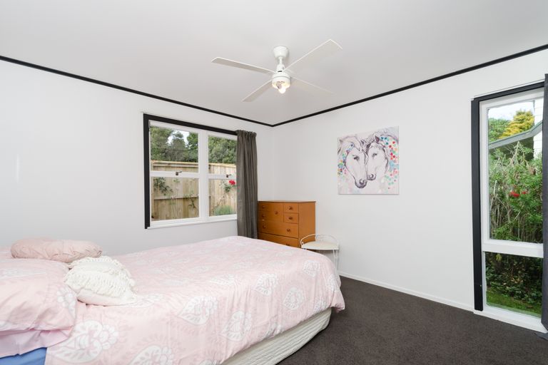 Photo of property in 69 Garfield Road, Helensville, 0800