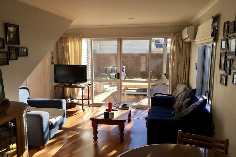 Photo of property in 135 Waltham Road, Sydenham, Christchurch, 8023