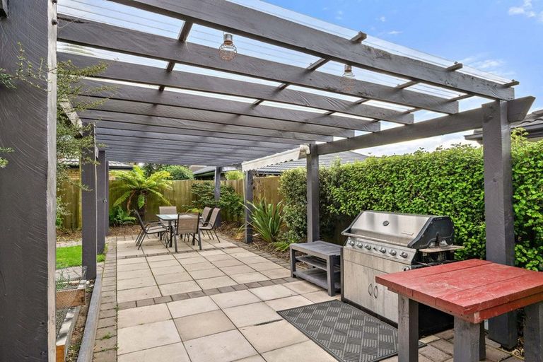Photo of property in 8 Amoka Crescent, Parklands, Christchurch, 8083
