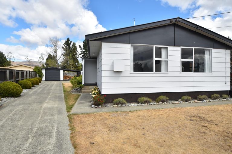 Photo of property in 42 Omahau Crescent, Twizel, 7901