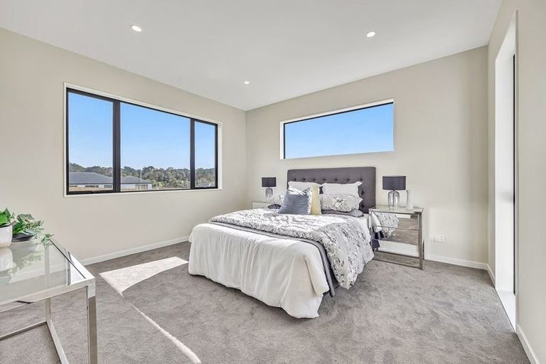 Photo of property in 4 Wheki Place, Swanson, 0614