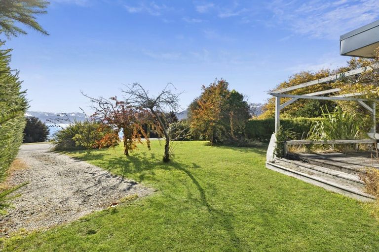 Photo of property in 32 Flora Dora Parade, Lake Hawea, Wanaka, 9382