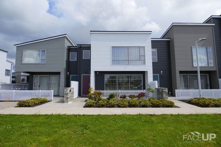 Photo of property in 3 Rangihina Road, Hobsonville, Auckland, 0616