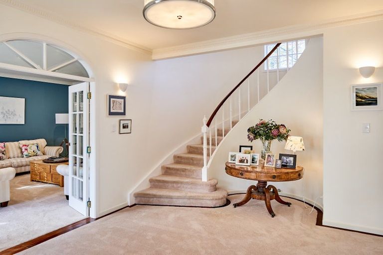 Photo of property in 25 Cheviot Road, Lowry Bay, Lower Hutt, 5013