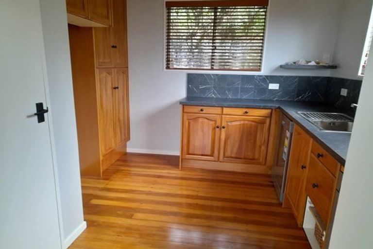 Photo of property in 1/96 Severn Street, Island Bay, Wellington, 6023