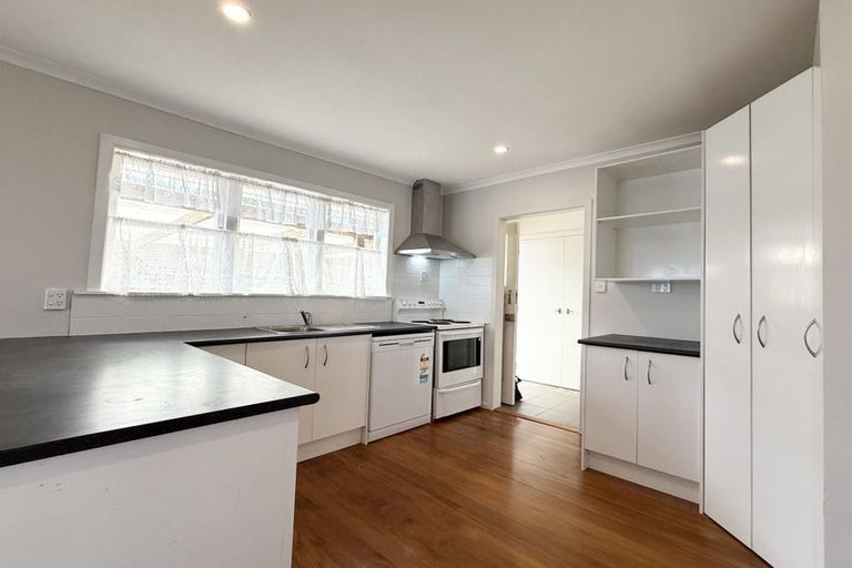 Photo of property in 25 Kereru Street, Henderson, Auckland, 0612