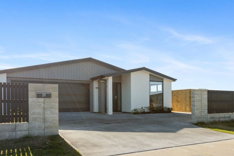Photo of property in 271 Te Okuroa Drive, Papamoa, 3118