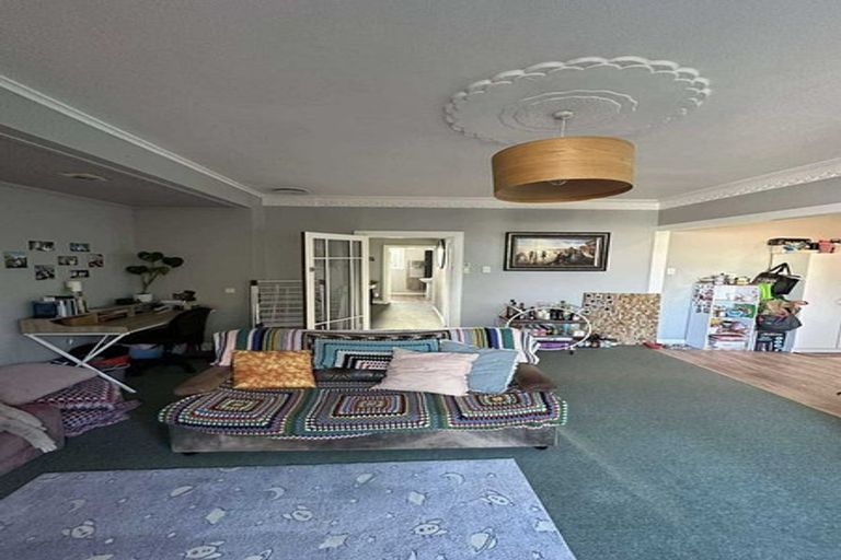 Photo of property in 10 Helen Street, Brooklyn, Wellington, 6021