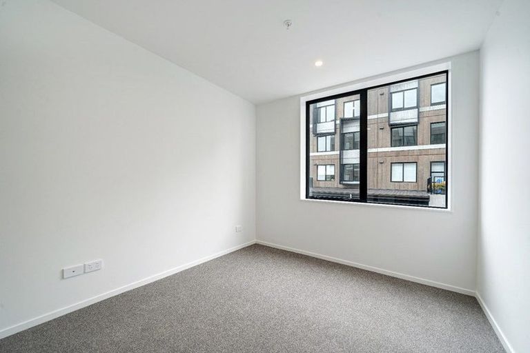 Photo of property in 106/5 Rauemi Way, Te Atatu South, Auckland, 0610