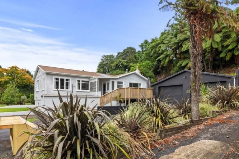 Photo of property in 120 Huatoki Street, Frankleigh Park, New Plymouth, 4310