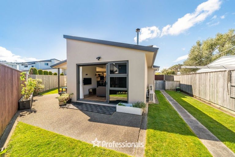 Photo of property in 8a Glen Iris Grove, Woburn, Lower Hutt, 5010