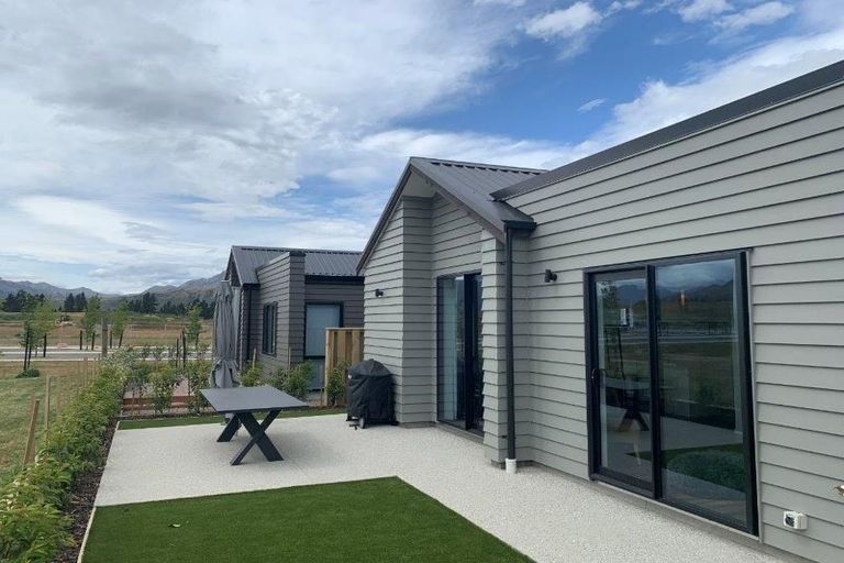 Photo of property in 3 Leaning Rock Lane, Wanaka, 9305