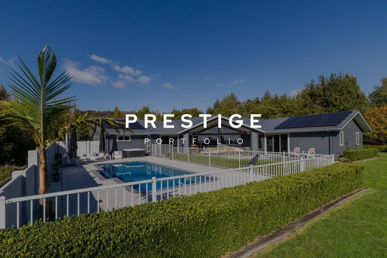 Photo of property in 12 Spur Road, Havelock North, 4130