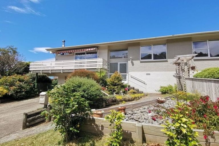 Photo of property in 9 Chisbury Street, Churton Park, Wellington, 6037