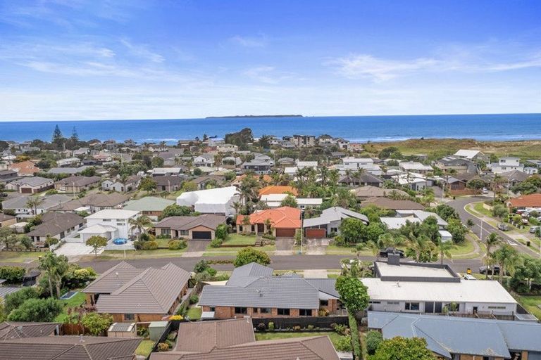 Photo of property in 22 Nautilus Drive, Papamoa Beach, Papamoa, 3118