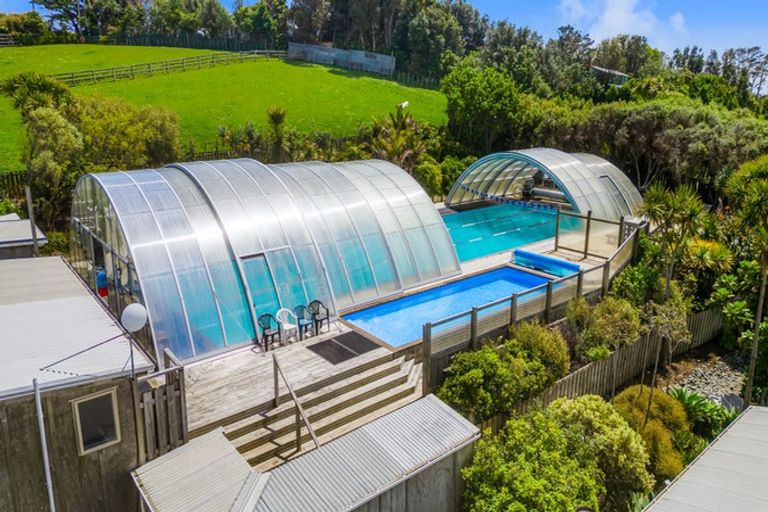 Photo of property in 376 Oaia Road, Muriwai, Waimauku, 0881