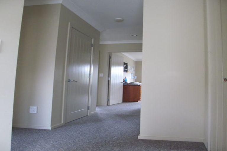 Photo of property in 44 Te Puia Drive, Aotea, Porirua, 5024